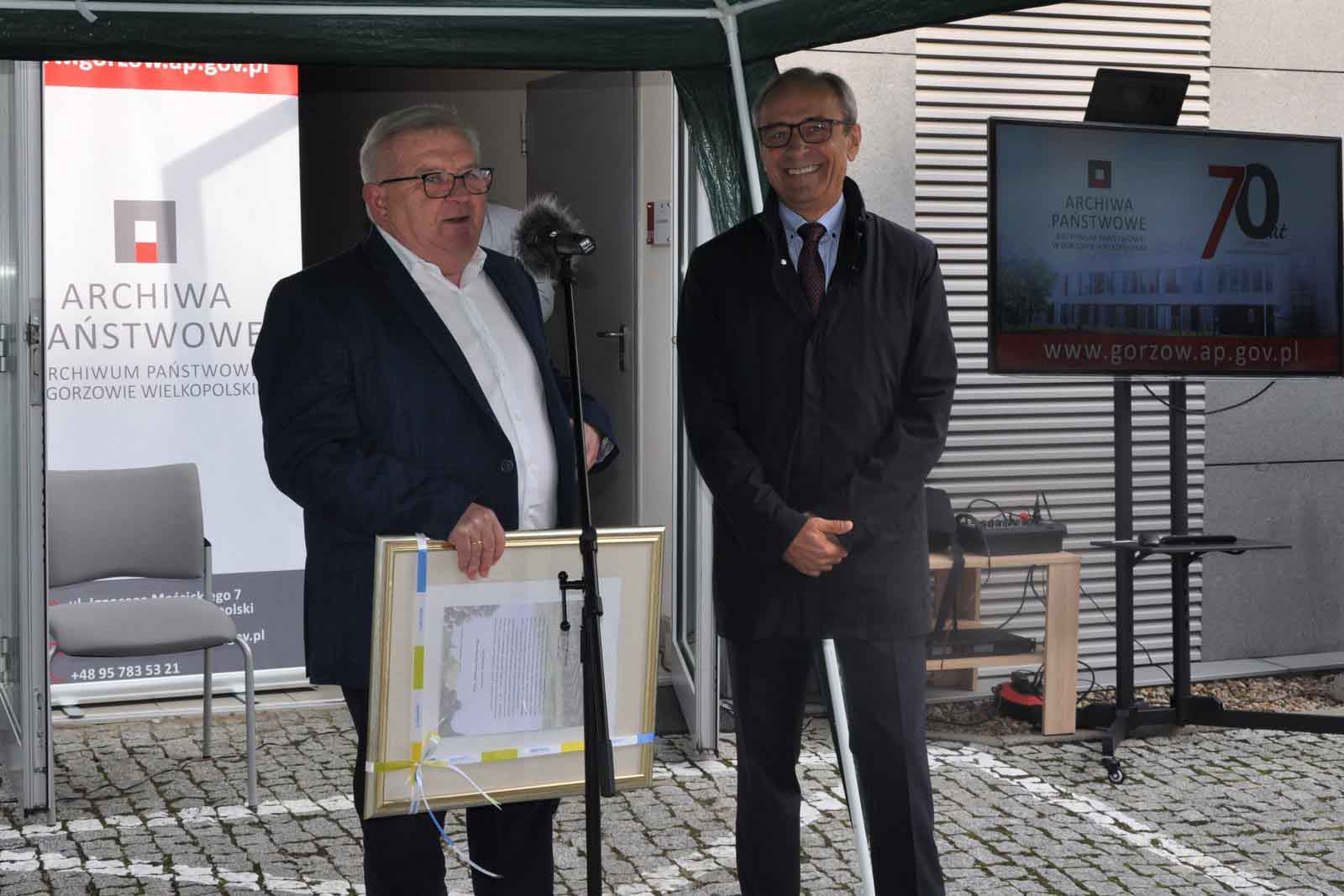   Mają zbiory o długości 3 km