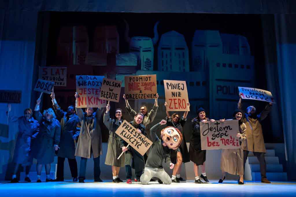 Scena zbiorowa, fot. Teatr im. J. Osterwy