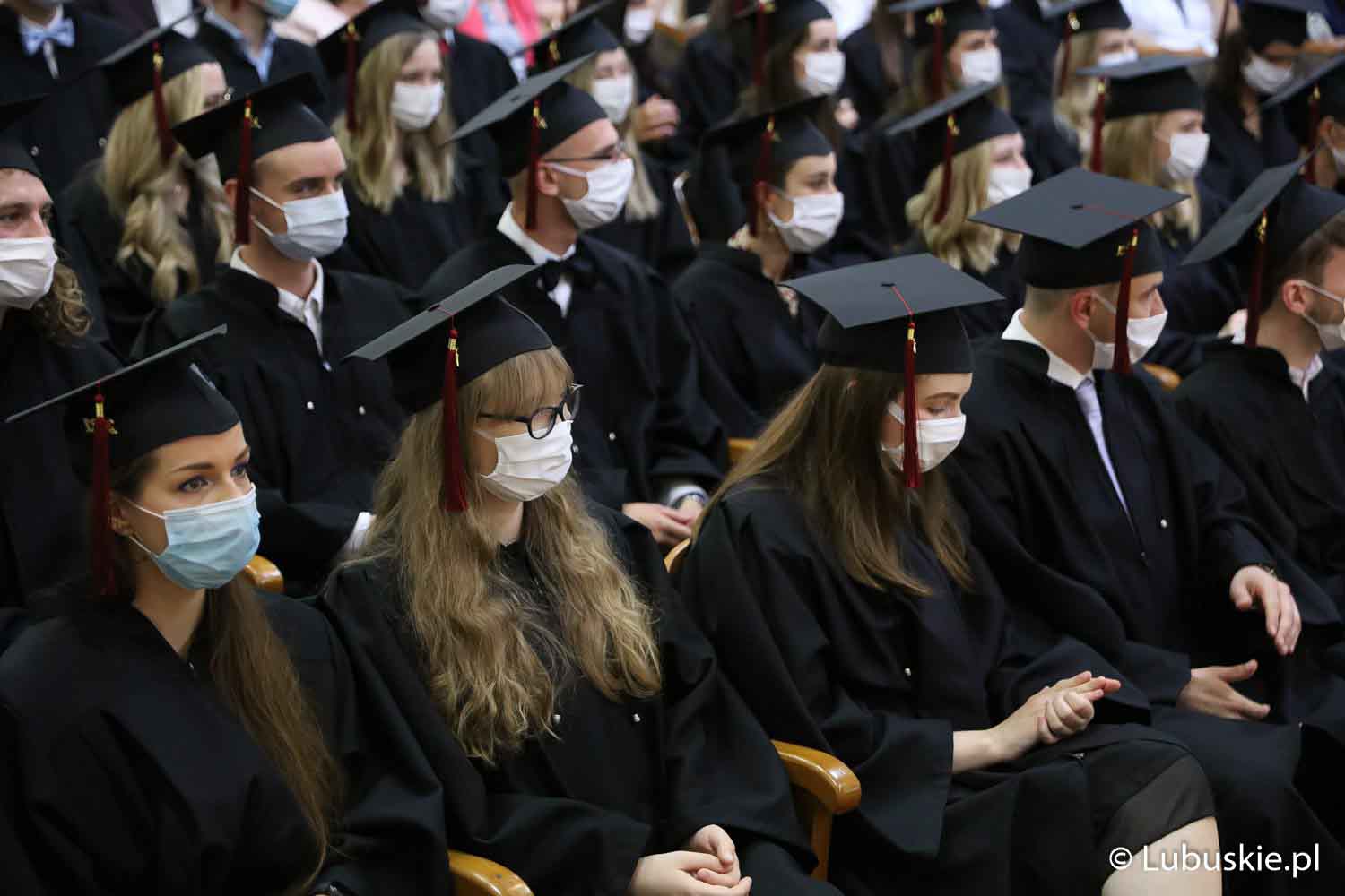 studenci UZ 4a4a8805 studenci Uniwersytetu Zielonogórskiego na akademii Uniwersytet Zielonogórski tryb zdalny do końca semestru zimowego