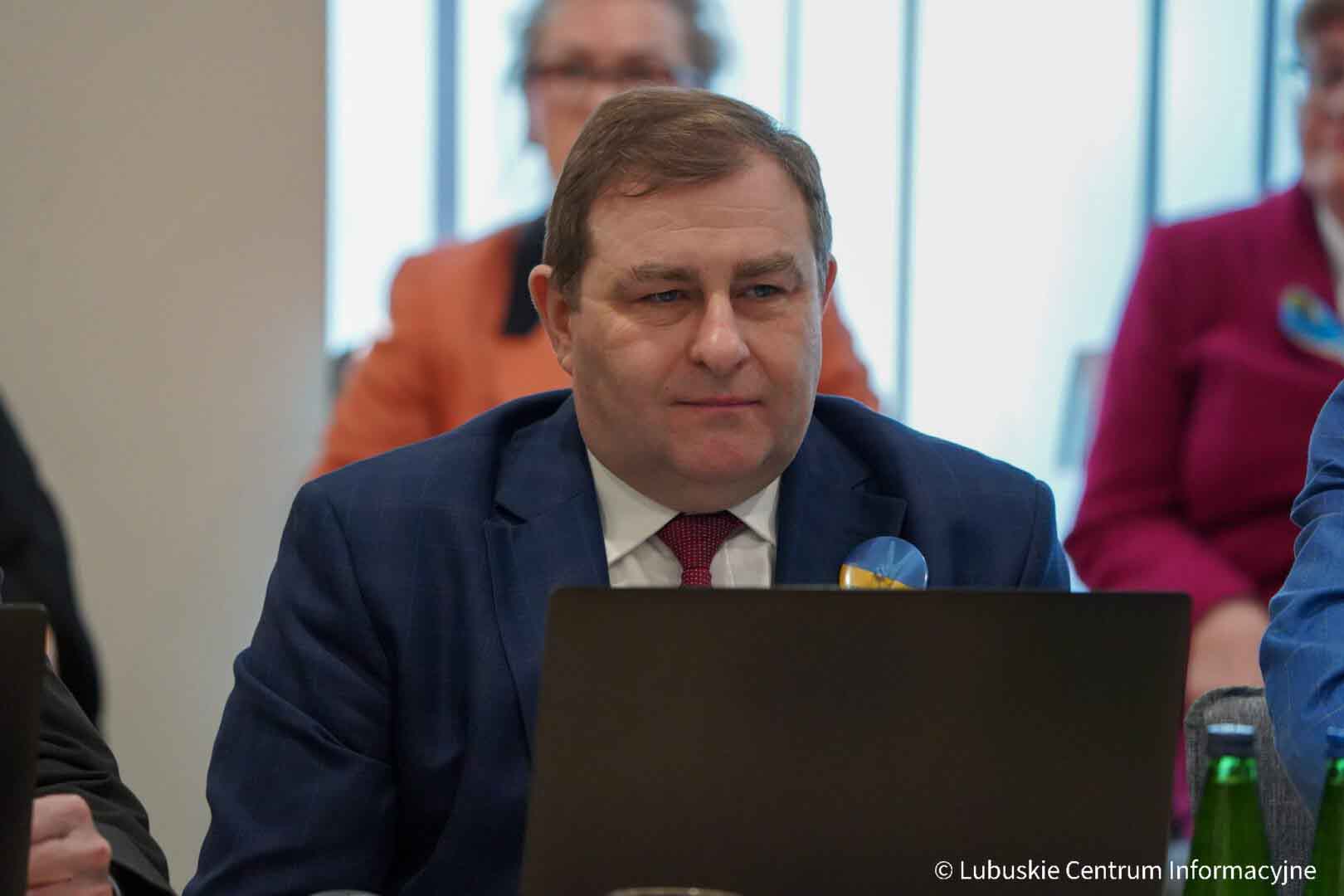 Grzegorz Potęga podczas kwietniowej sesji sejmiku fot Lci  Grzegorz Potęga  Trzeba słuchać wolontariuszy bo oni widzą więcej WIDEO