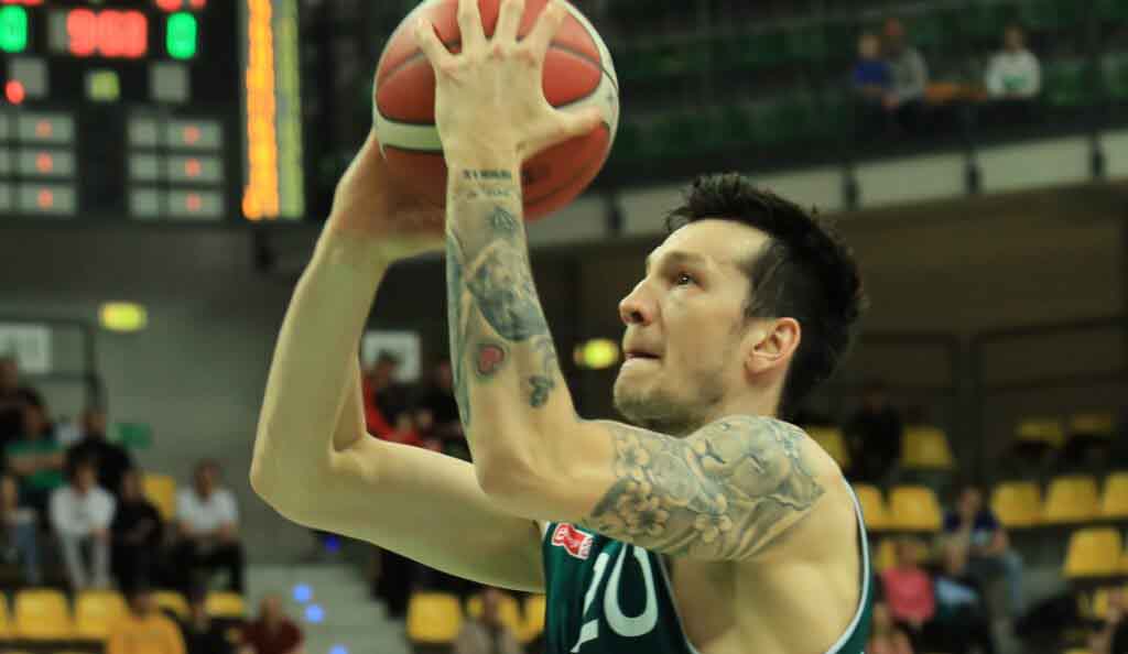 Mężczyzna z piłką