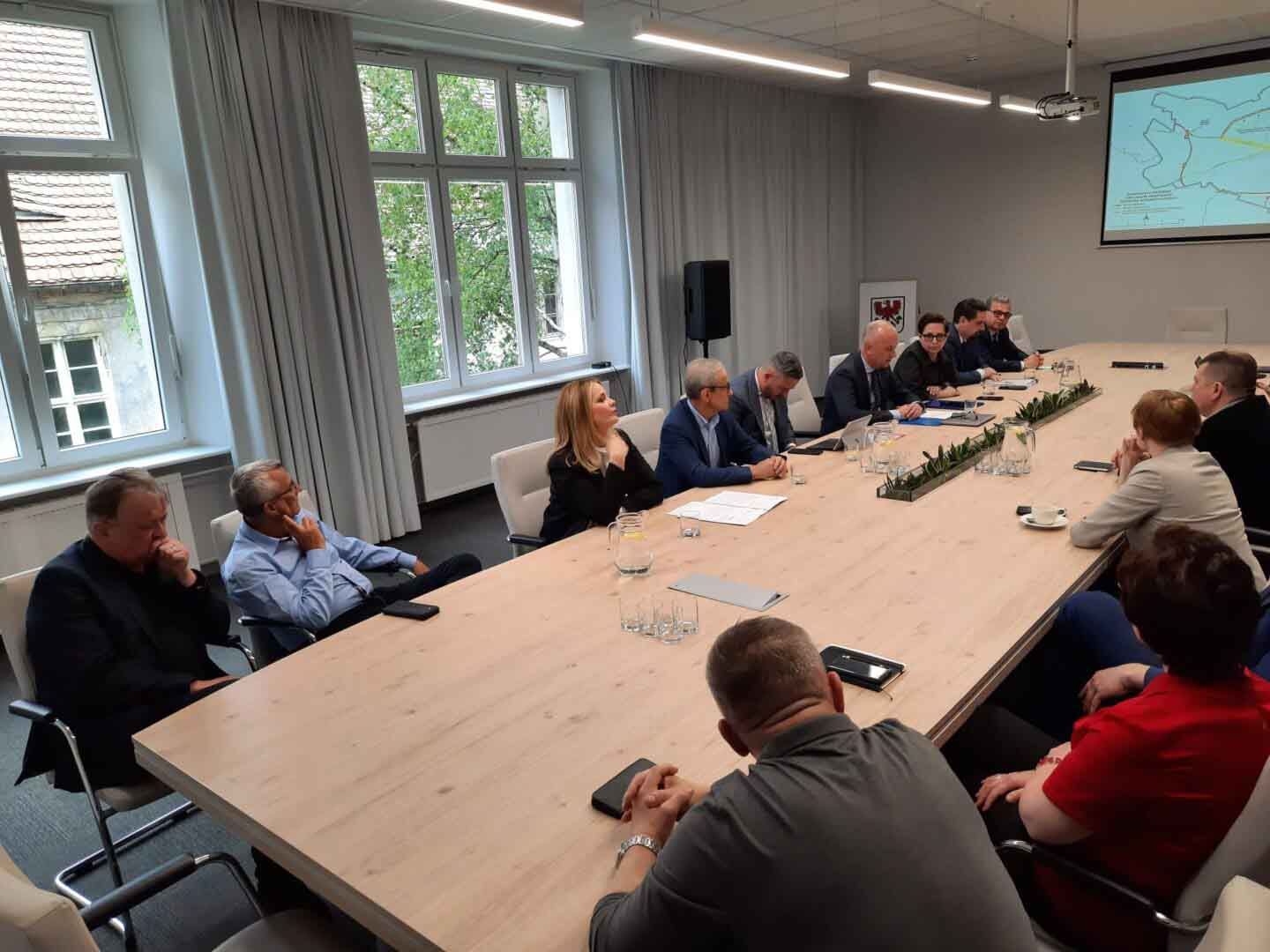   Przy jednym stole ws północnej obwodnicy