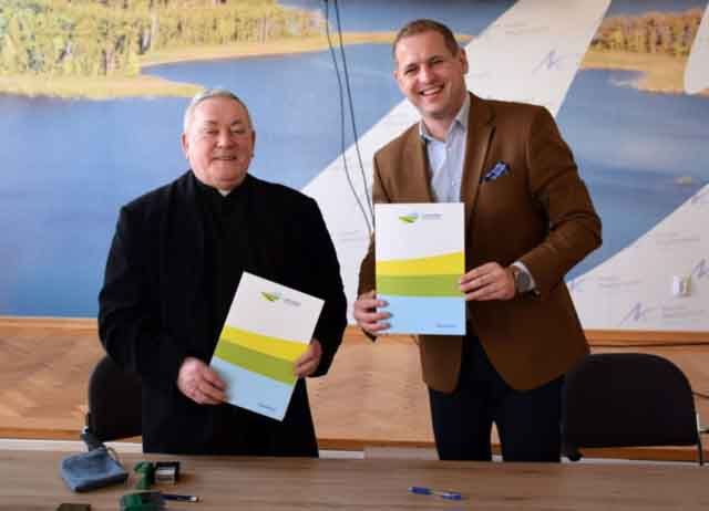 Podpisanie umów na dotacje na remont zabytków Fot. Tomasz Pawłowski