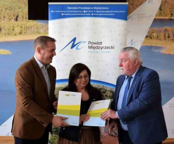 Podpisanie umów na dotacje na remont zabytków Fot. Tomasz Pawłowski