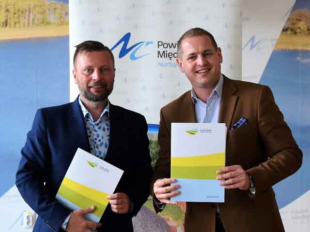 Podpisanie umów na dotacje na remont zabytków Fot. Tomasz Pawłowski