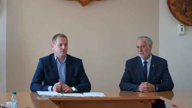 Podpisanie umów na inwestycje w ramach Lubuskiej Bazy Sportowej