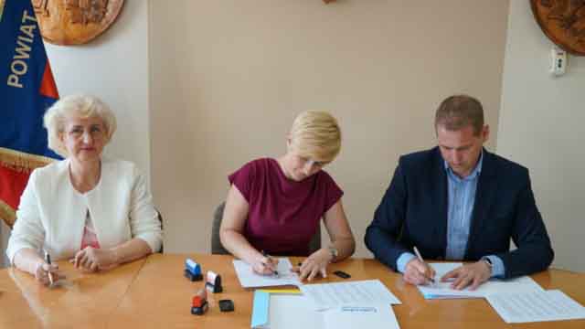 Podpisanie umów na inwestycje w ramach Lubuskiej Bazy Sportowej