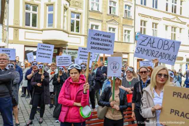 Protest Solidarności pod Ratuszem w Zielonej Górze Protest Solidarności pod Ratuszem w Zielonej Górze
