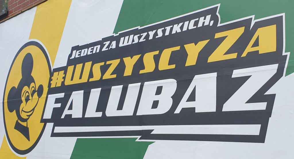 Podobizna Myszki Miki i napis "Jeden za wszystkich, wszyscy za Falubaz"