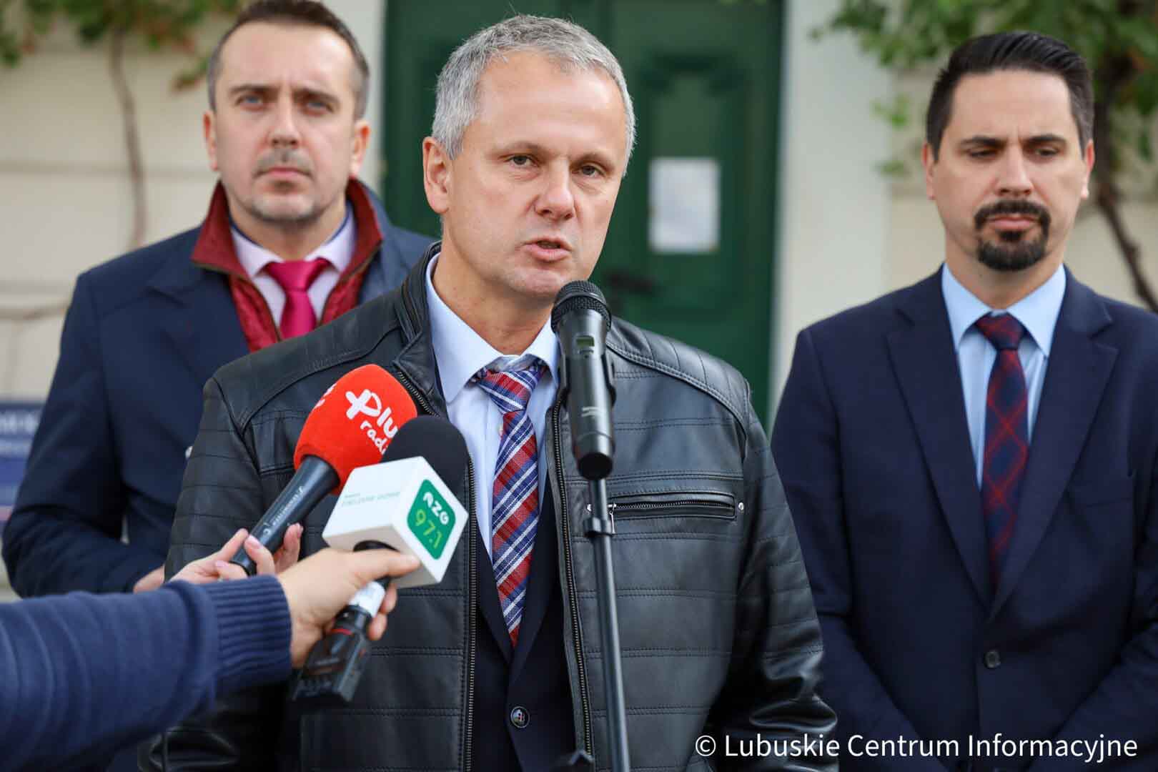 Dariusz Legutowski  Dariusz Legutowski Zielona Góra nie ma pieniędzy więc musi się dramatycznie zadłużać WIDEO