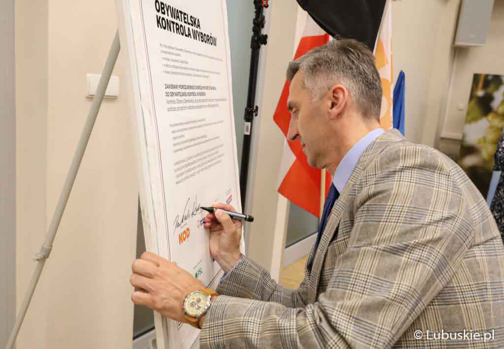 Obywatelska Kontrola Wyborów - podpisanie porozumienia