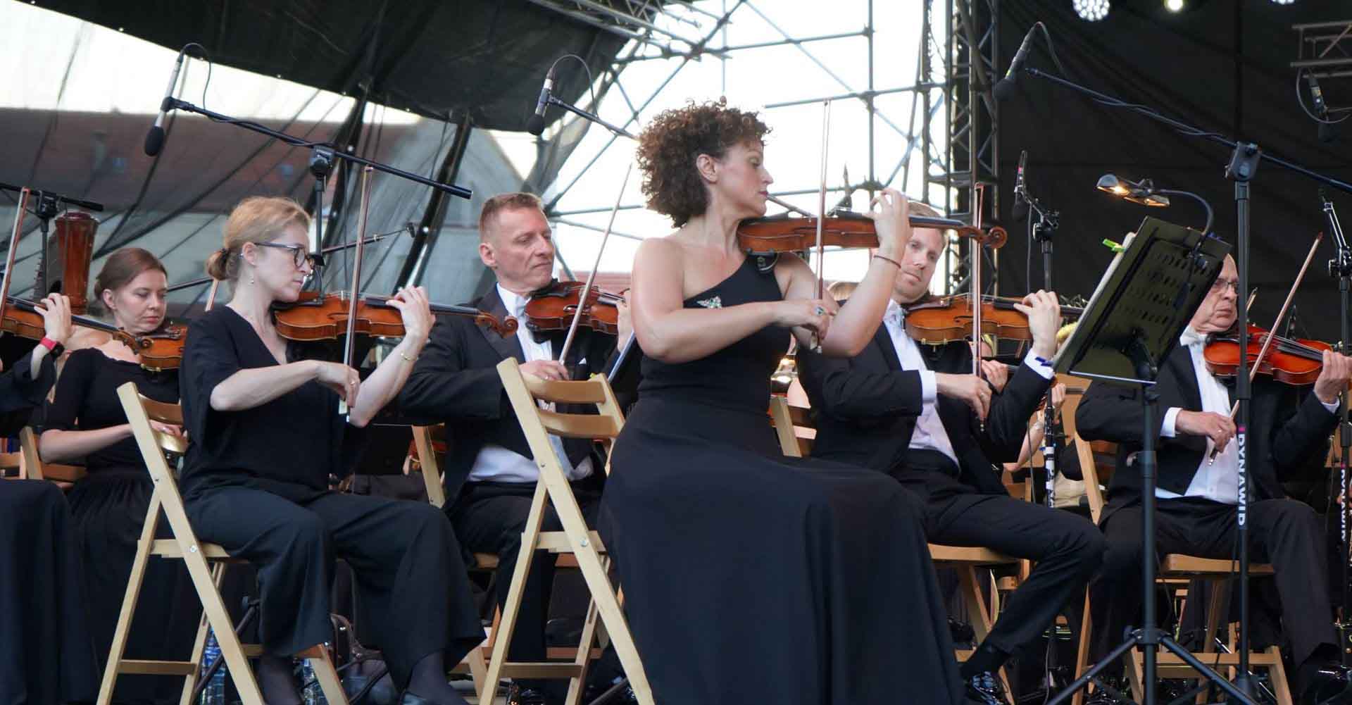 Sześcioro skrzypków  Tłumy na koncercie orkiestr Filharmonii Zielonogórskiej i Filharmonii Gorzowskiej ZDJĘCIA