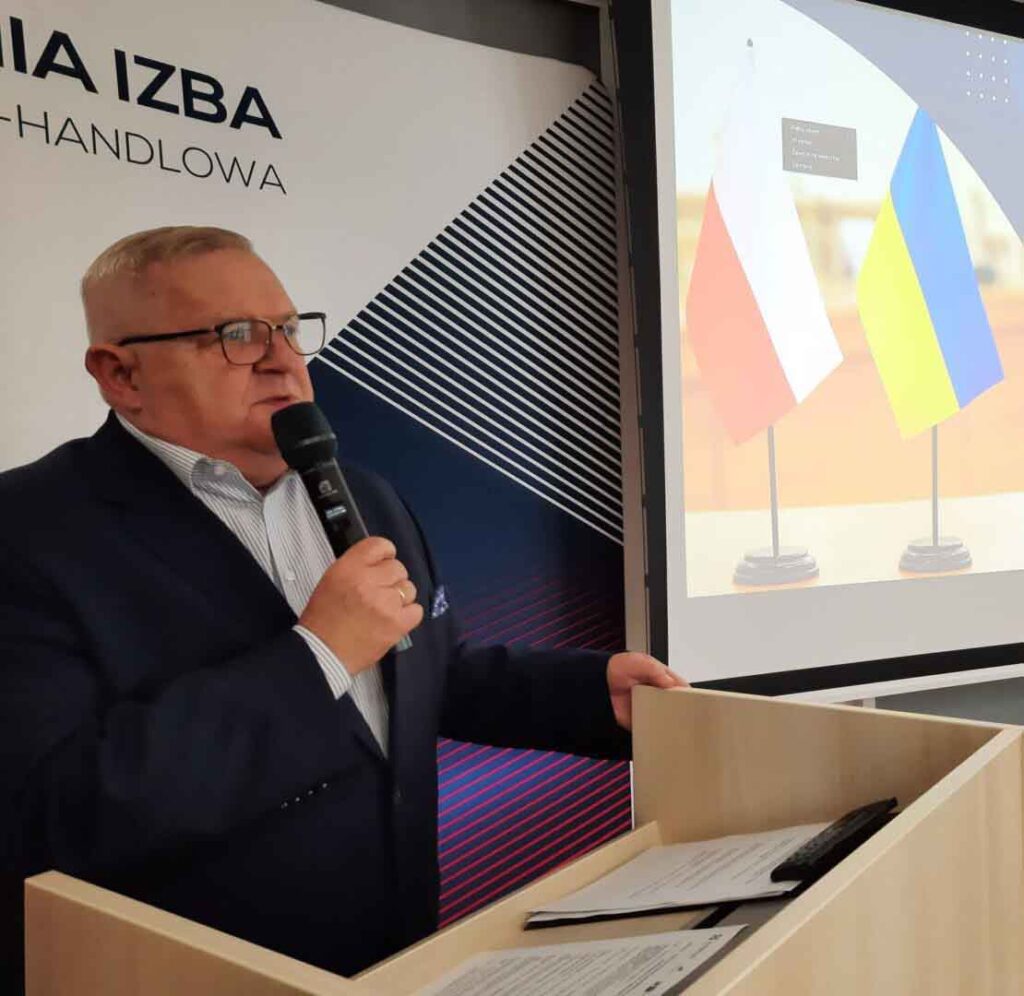 Mężczyzna z mikrofonem