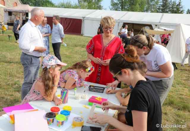 Piknik dla wolontariuszy w Ochli