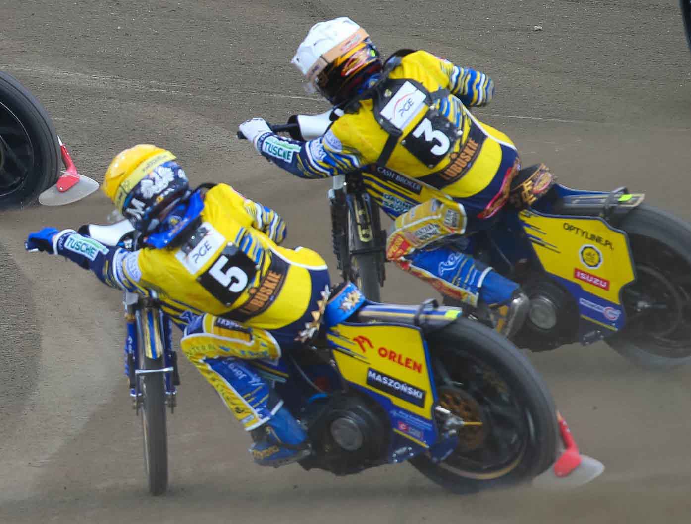 AO5Q7752 Dwie osoby na motocyklach Sportowy weekend 1 3 lipca Przełożony mecz Stali zwycięstwo Falubazu WYNIKI