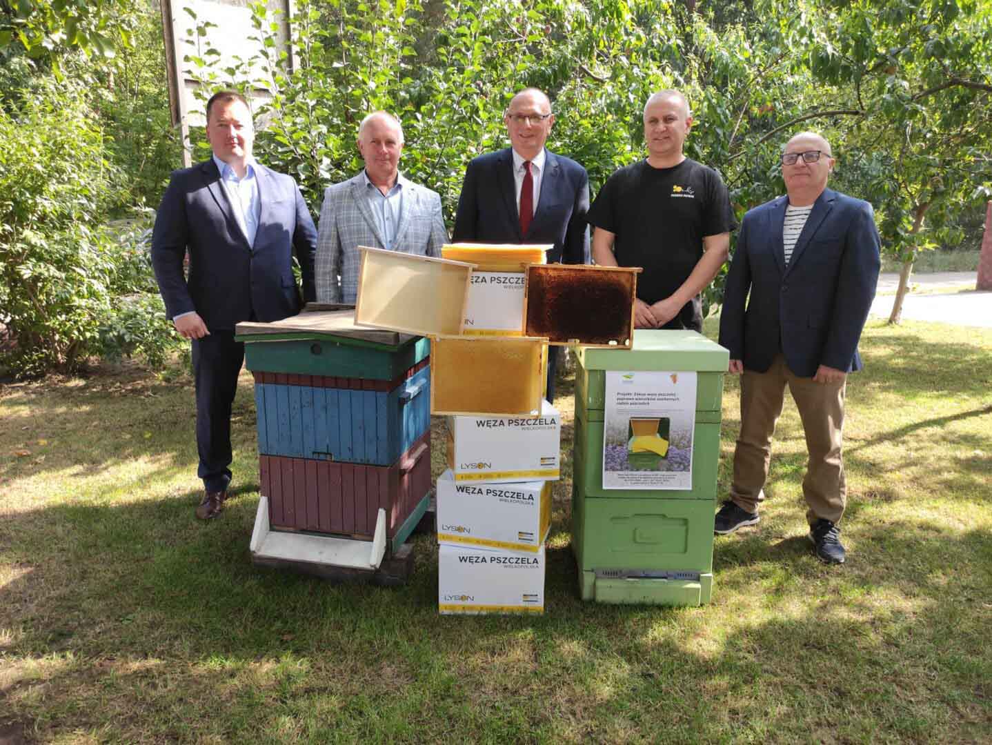 Przekazanie węzów pszczelarskich w Klenicy Fot Dariusz Nowak  Lubuski miód będzie smaczniejszy i zdrowszy WIDEO