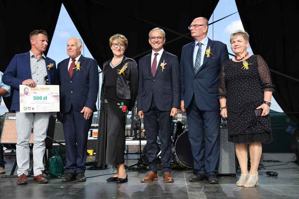 Wojewódzkie świętowanie w cieniu rolniczych problemów (WIDEO, GALERIA ZDJĘĆ) Wojewódzkie świętowanie w cieniu rolniczych problemów (WIDEO, GALERIA ZDJĘĆ)