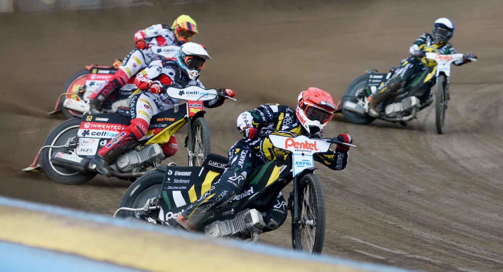 Cztery osoby na motocyklach  Falubaz Zielona Góra nie odrobił straty Koniec marzeń o powrocie do ekstraligi