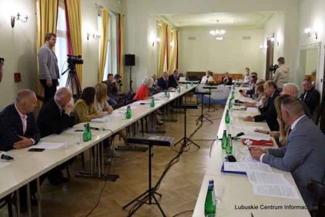 Posiedzenie sejmikowej Komisji ds. Klimatu w Regionalnym Centrum Animacji Kultury Fot. Dariusz Nowak