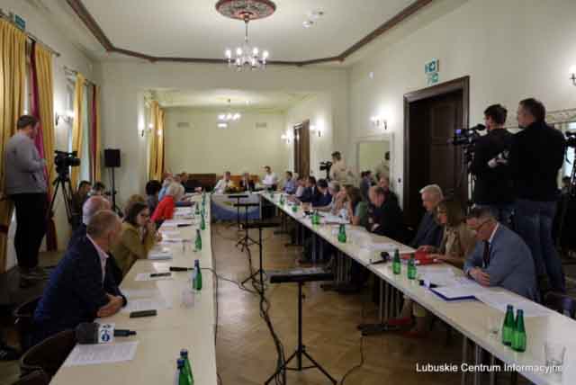 Posiedzenie sejmikowej Komisji ds. Klimatu w Regionalnym Centrum Animacji Kultury Fot. Dariusz Nowak