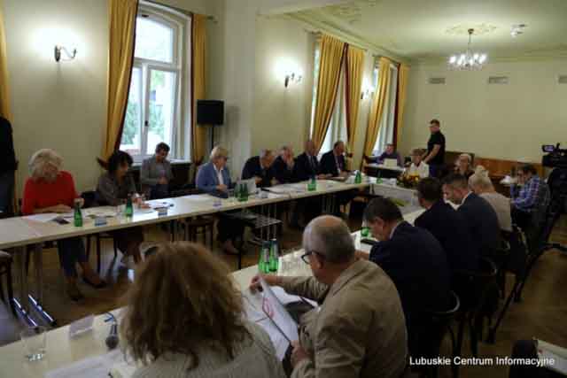 Posiedzenie sejmikowej Komisji ds. Klimatu w Regionalnym Centrum Animacji Kultury Fot. Dariusz Nowak