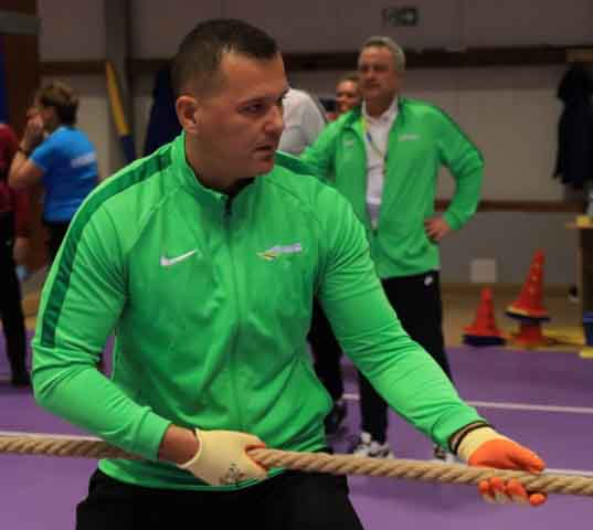 VI Ogólnopolska Olimpiada Urzędów Marszałkowskich w Drzonkowie - przeciąganie liny