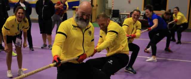 VI Ogólnopolska Olimpiada Urzędów Marszałkowskich w Drzonkowie - przeciąganie liny