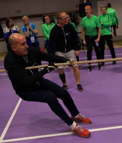 VI Ogólnopolska Olimpiada Urzędów Marszałkowskich w Drzonkowie - przeciąganie liny