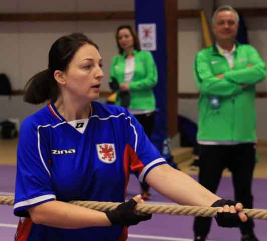 VI Ogólnopolska Olimpiada Urzędów Marszałkowskich w Drzonkowie - przeciąganie liny