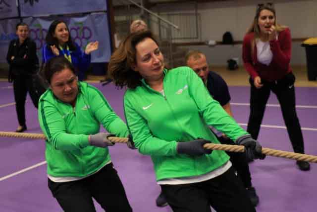 VI Ogólnopolska Olimpiada Urzędów Marszałkowskich w Drzonkowie - przeciąganie liny