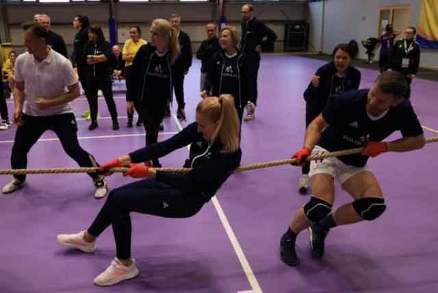 VI Ogólnopolska Olimpiada Urzędów Marszałkowskich w Drzonkowie - przeciąganie liny