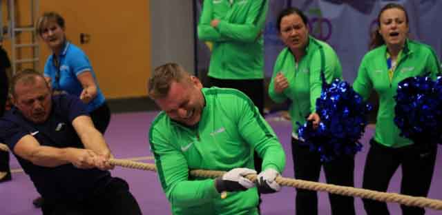 VI Ogólnopolska Olimpiada Urzędów Marszałkowskich w Drzonkowie - przeciąganie liny