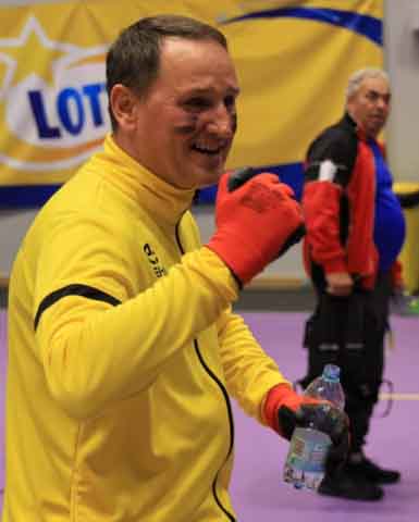 VI Ogólnopolska Olimpiada Urzędów Marszałkowskich w Drzonkowie - przeciąganie liny