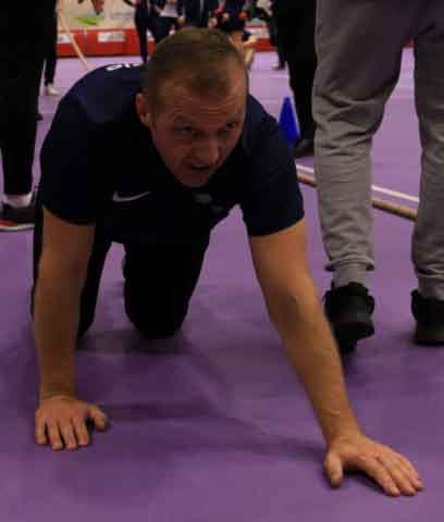 VI Ogólnopolska Olimpiada Urzędów Marszałkowskich w Drzonkowie - przeciąganie liny