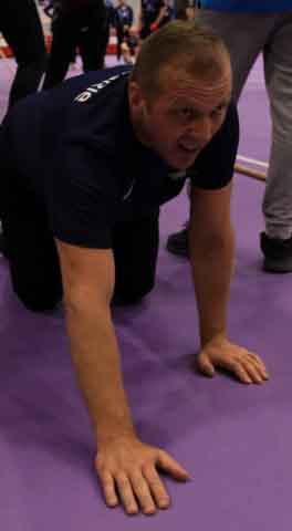 VI Ogólnopolska Olimpiada Urzędów Marszałkowskich w Drzonkowie - przeciąganie liny