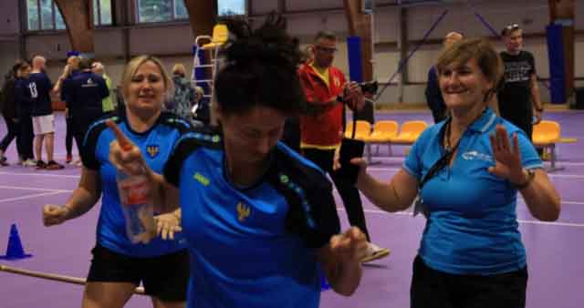 VI Ogólnopolska Olimpiada Urzędów Marszałkowskich w Drzonkowie - przeciąganie liny