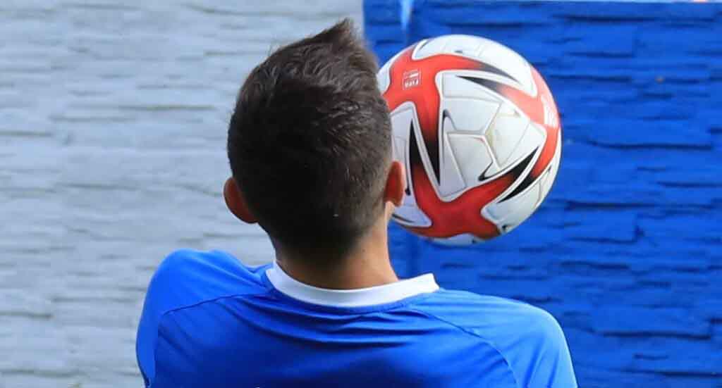 Sportowiec z piłką