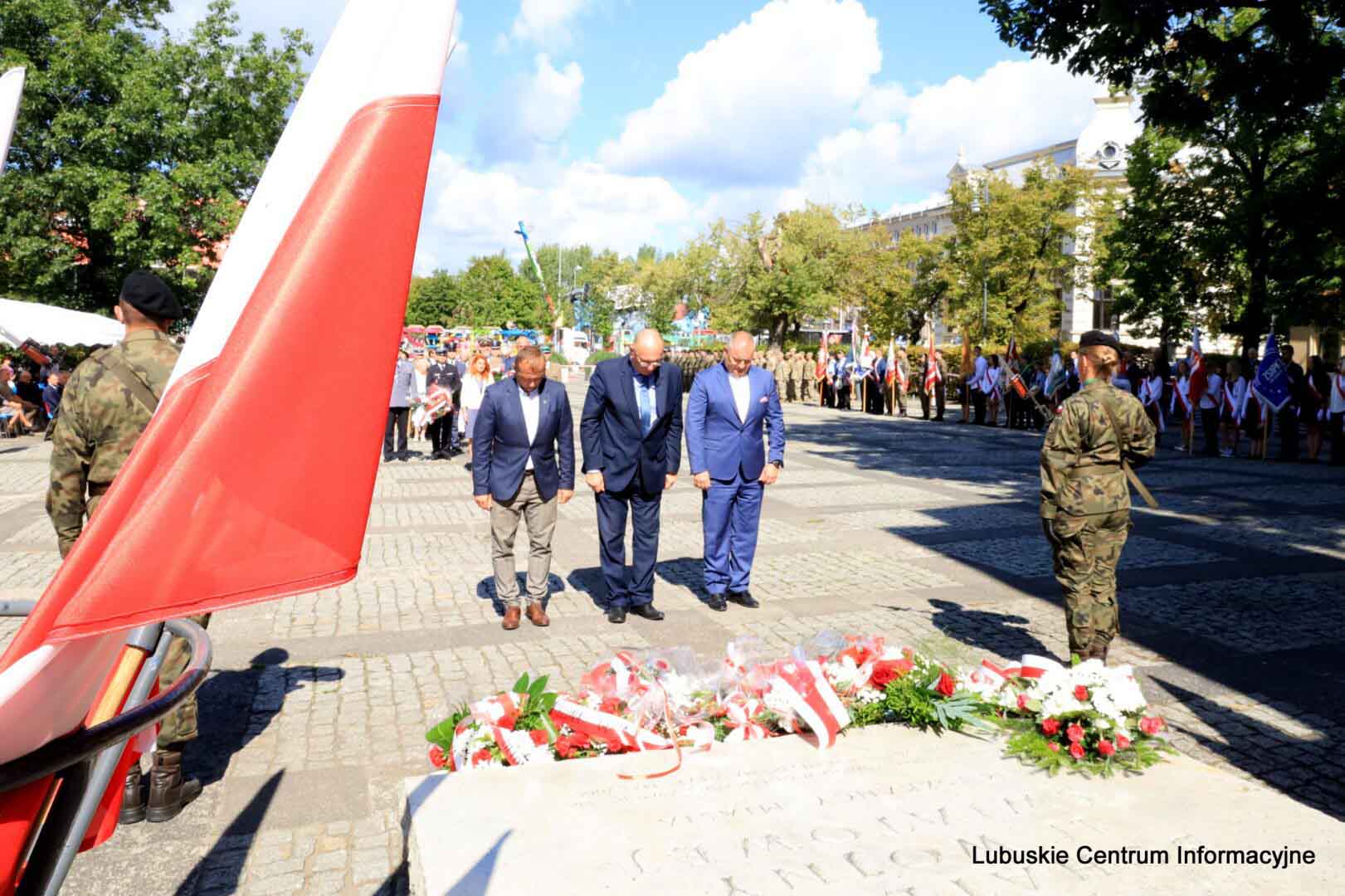   Pamięć o milionach ofiar wciąż żywa GALERIA