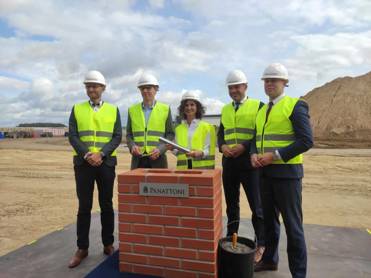 Wmurowanie kamienia węgielnego pod budowę magazynu BestSecret w Sulechowie Fot Dariusz Nowak  Gigant e commerce zbuduje magazyn w Sulechowie Będą nowe miejsca pracy WIDEO