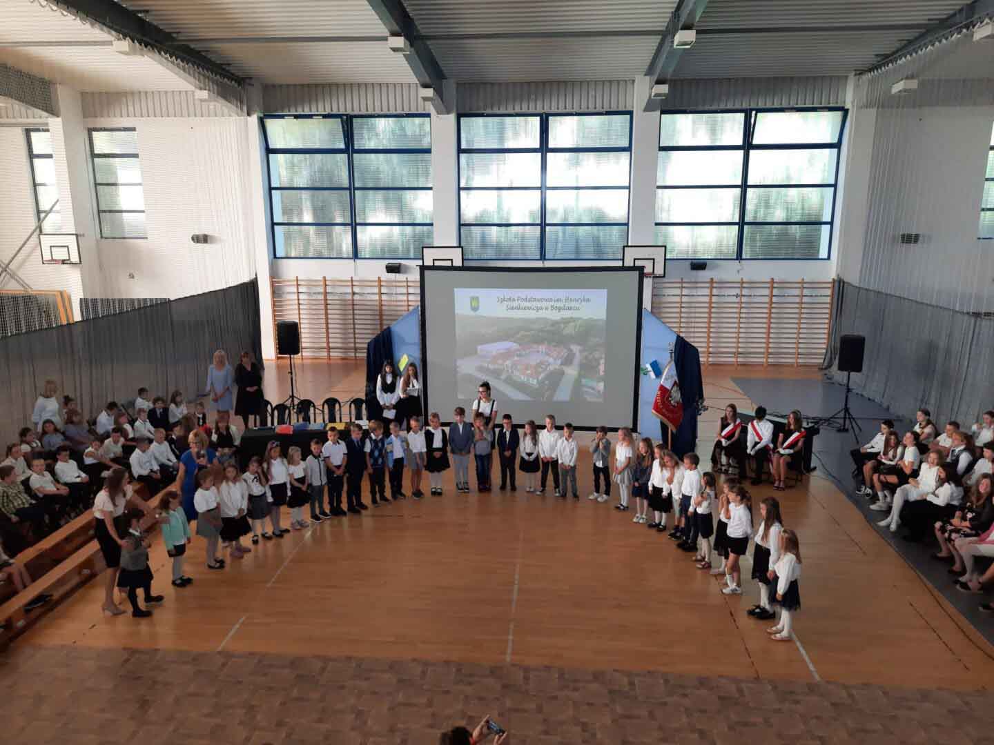   Fundusze Europejskie pomagają szkołom w rozwoju i integracji WIDEO