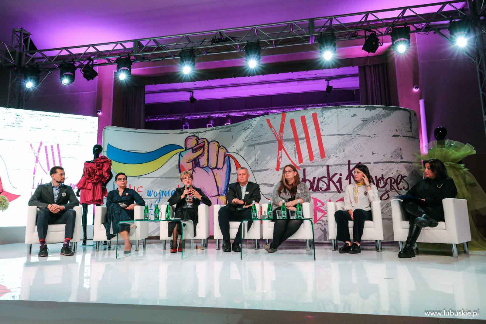   Podczas Kongresu  Kobiet rozmawiano o wojnie i równości GALERIA