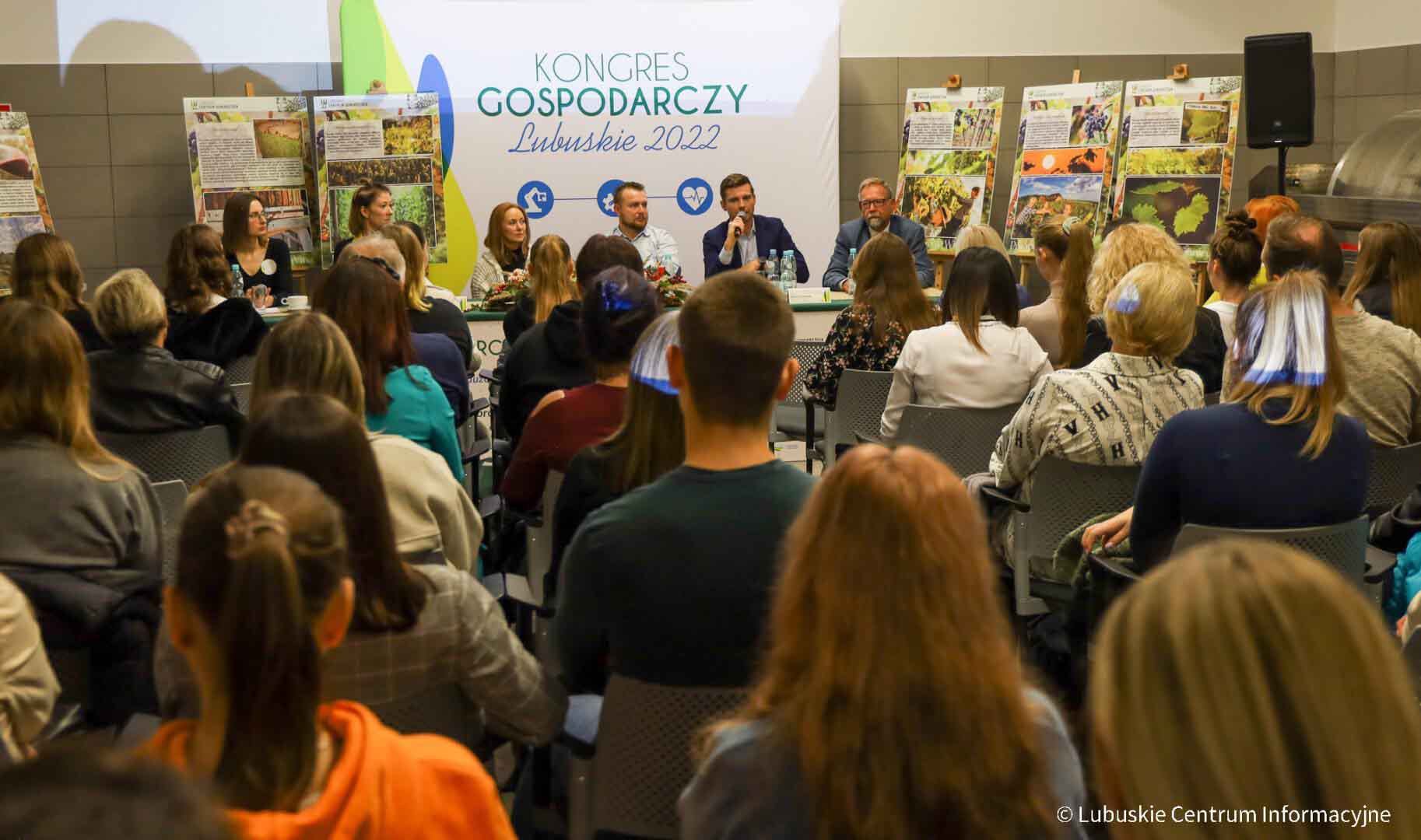 LCW   Kongres gospodarczy w Lubuskim Centrum Winiarstwa w Zaborze  Winiarze korzystają z dronów a dieta cud nie istnieje WIDEO