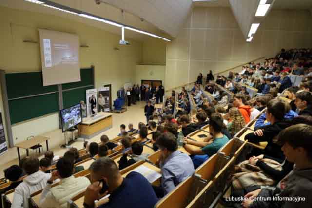 Dzień Promocyjny Inżynierii Lotniczej na UZ