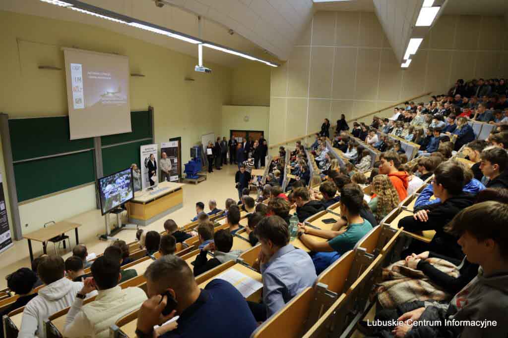 Dzień Promocyjny Inżynierii Lotniczej na UZ