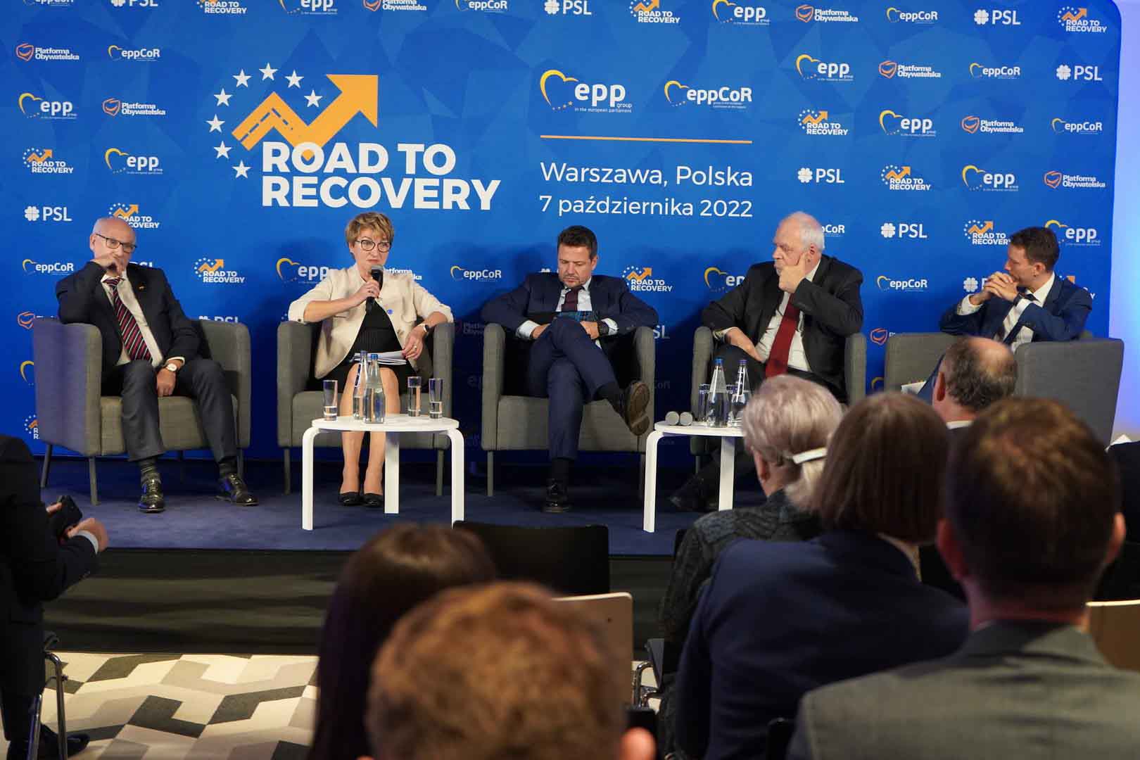   Polacy potrzebują pieniędzy na Krajowy Plan Odbudowy