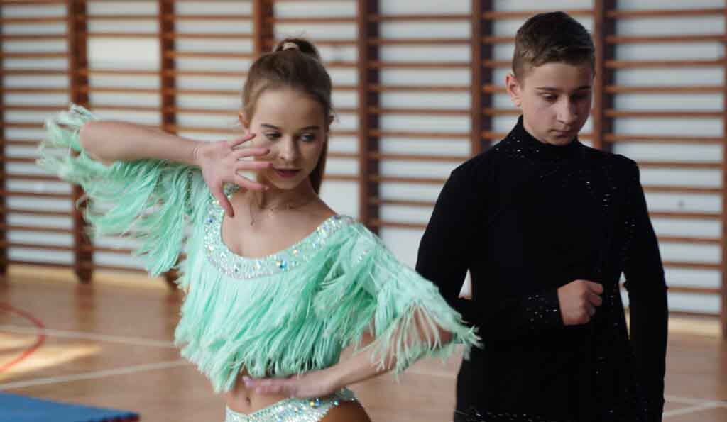 Para młodych tancerzy