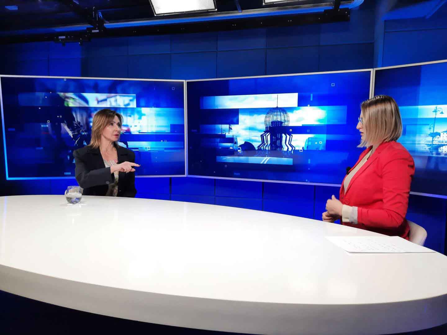 Kadr z rozmowy Halina Kunicka Rząd PiS depcze prawa kobiet musimy wziąć sprawy w swoje ręce WIDEO