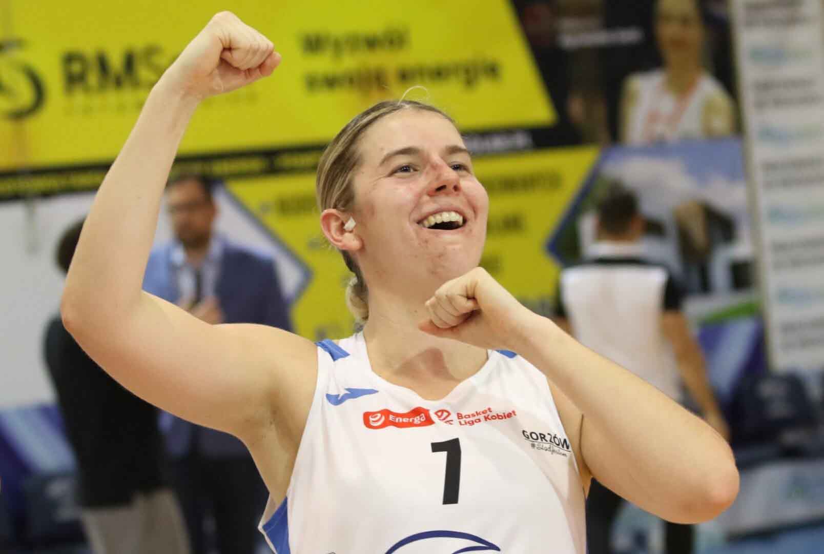 IMGL4977 Kobieta z zaciśniętą pięścią w geście triumfu Polska Strefa Inwestycji Gorzów z bilansem 100 kończy pierwszą rundę