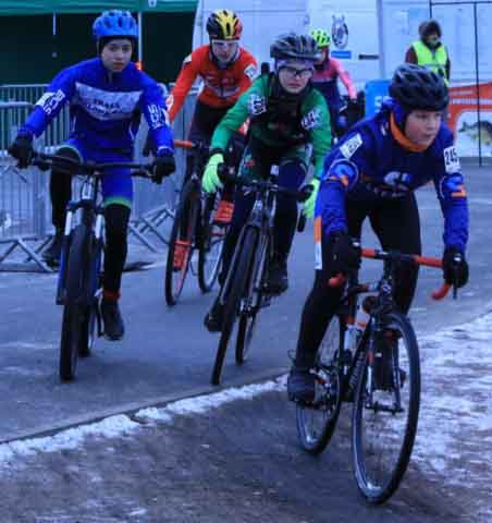 Zawody w kolarstwie przełajowym "Po trasie mistrzostw Polski" w Drzonkowie