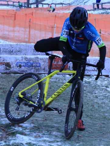 Zawody w kolarstwie przełajowym "Po trasie mistrzostw Polski" w Drzonkowie